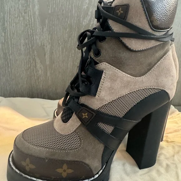 Louis Vuitton Women's Star trail monogram ankle boots size 37 - Picture 4 of 9
